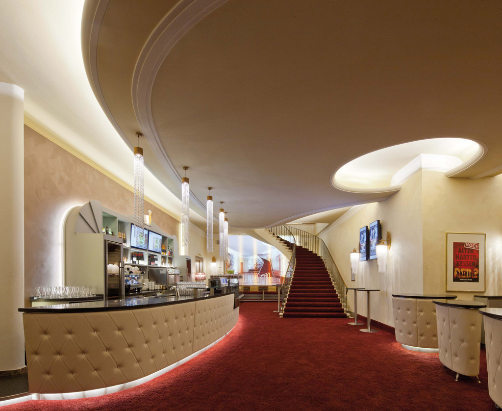 15_02_25_Gloria-Palast-München-1x1024