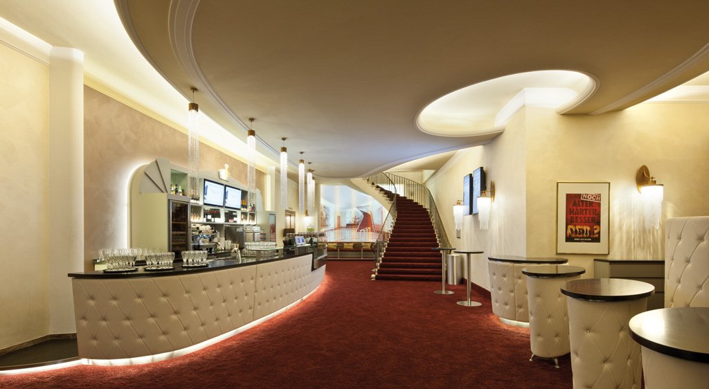 14_12_11-KRA_05-GLO_31B6531_Pan