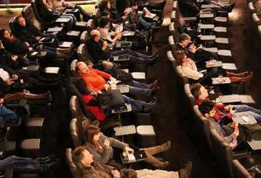 15_01_27-Gloria-Palast-in-der-AZ-1_neu